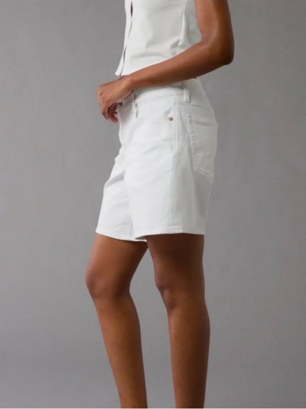 NEW American Eagle | Low-Rise Baggy White Denim Jean Shorts Jorts
